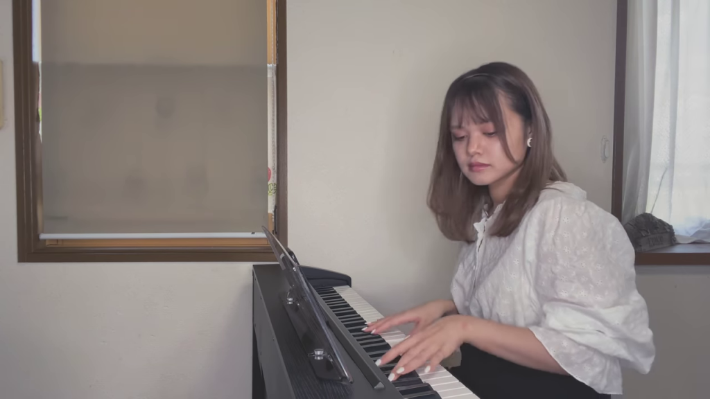 美しいピアノ演奏の雰囲気を伝える画像をここに挿入