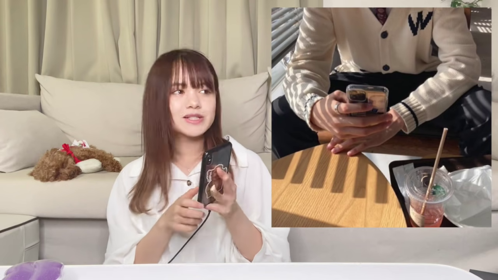 女性と服装写真