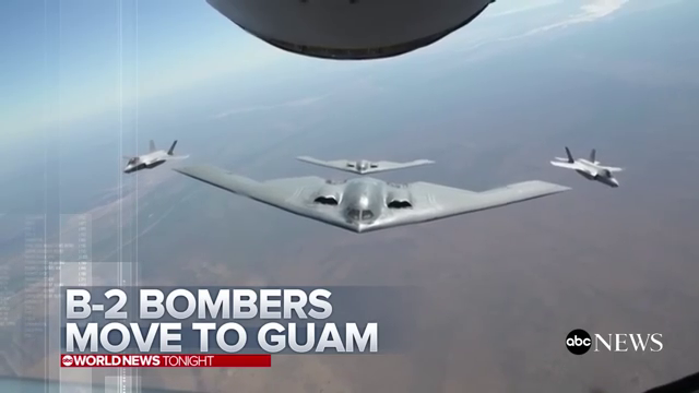 - B-2爆撃機が編隊飛行。軍事関連のニュース、特に戦略爆撃機の移動に関する報道を示唆する