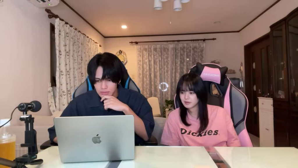 - 男性のジェスチャー。説明のシーンを表現できる。