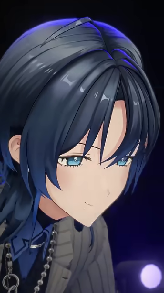 真剣な表情で視線を下げるキャラクター