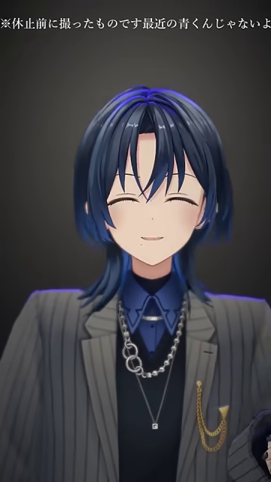 目を閉じて微笑むキャラクター（静止）