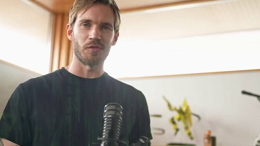 マトリックスコードのエフェクトをまとったPewDiePie